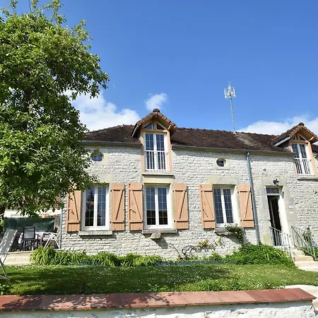 Ferienhaus Country With Enclosed Garden In Bligny