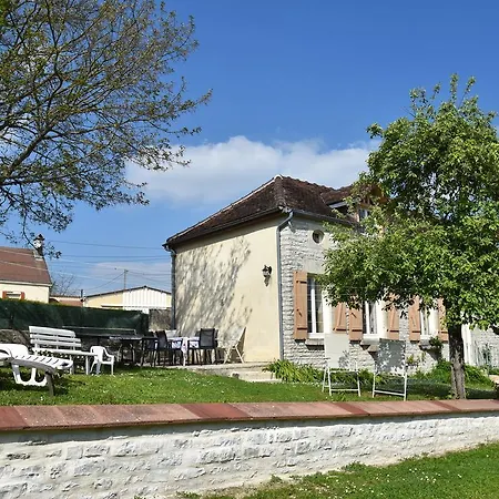 Country With Enclosed Garden In Дом отдыха Bligny